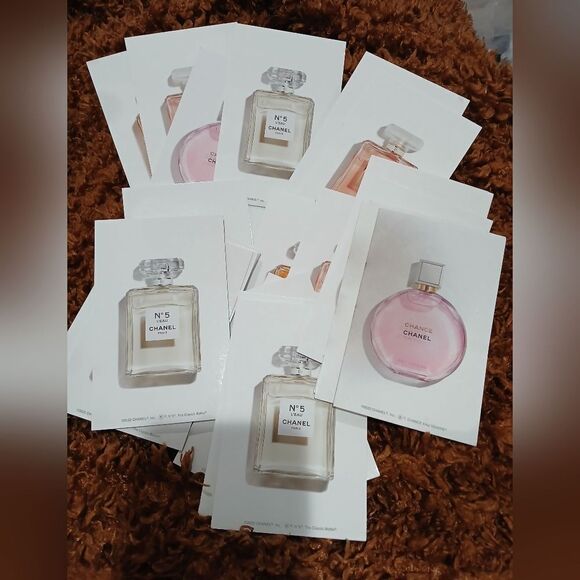 Chanel Playing Card Game - Picture 1 of 9